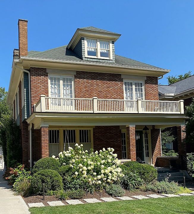 1st image of 219 S Ashland Ave