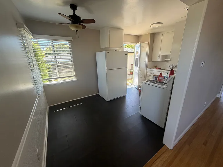 235-237 Lynn Dr — Photo 4