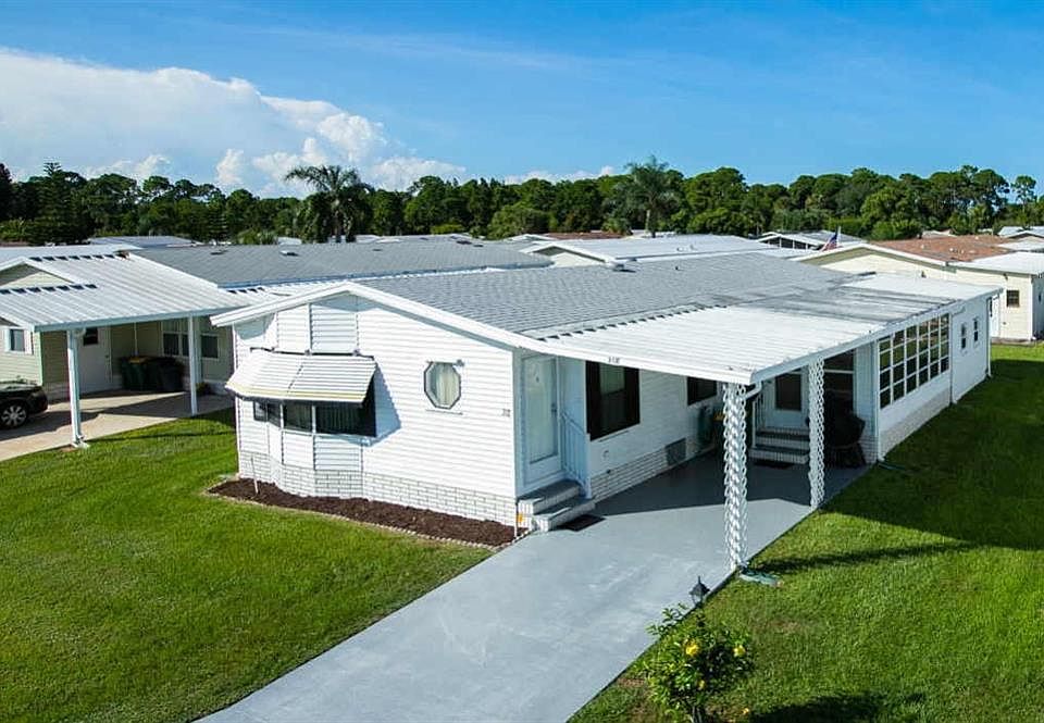 1st image of 318 Loquat Dr