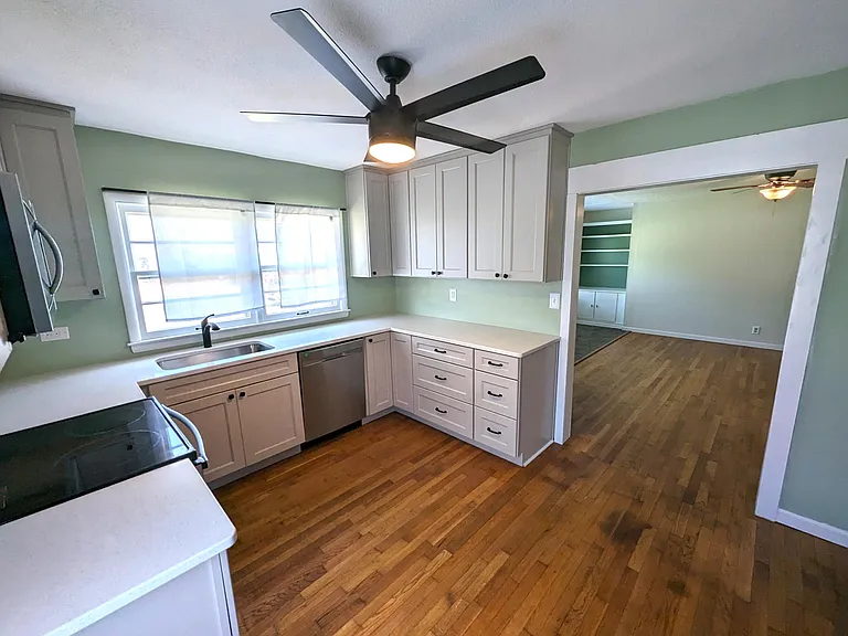 114 Ridgewood Ave — Photo 16