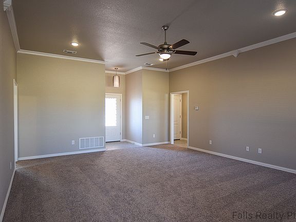 5th image of 318 Driftwood Ln