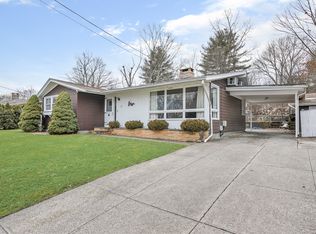 27 Spring Hill Dr, Johnston, RI 02919