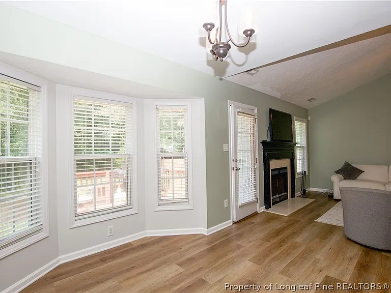 112 Raymond St — Photo 17