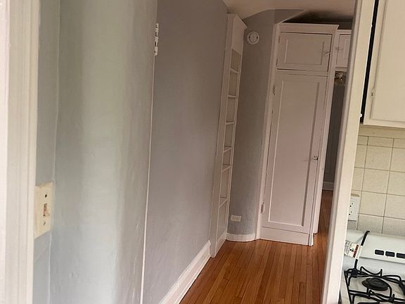 5th image of 1155 N Saint Johns Ave #F