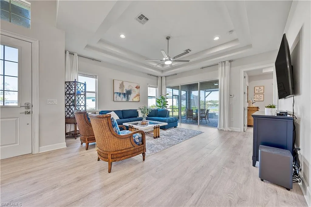 2 bed, 2.0 bath, 1565 sqft, $8,500 — Photo 4