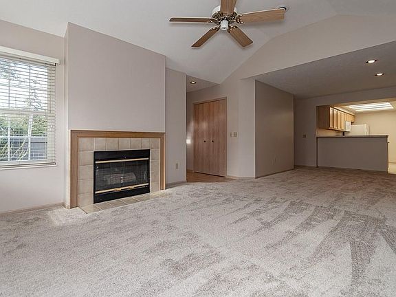 5th image of 8050 Harbor Creek Dr APT 3001