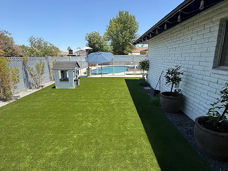 2042 E Laguna Dr — Photo 26