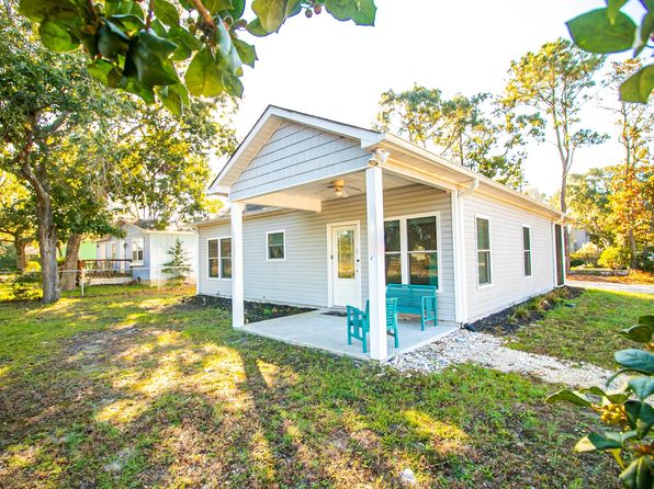 1307 W Oak Island Dr