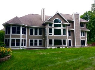 10576 Walnut Dr, Nunica, MI 49448