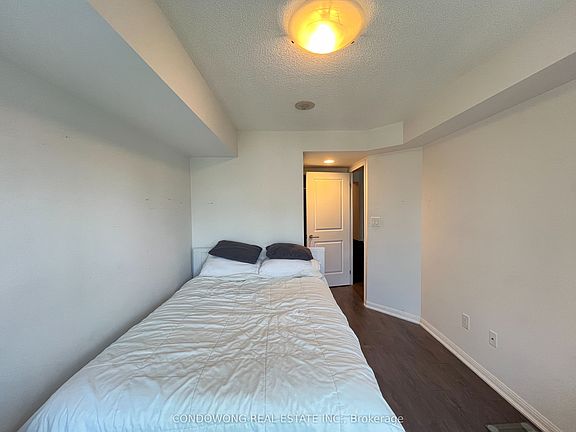 5th image of 400 Adelaide St E #1910