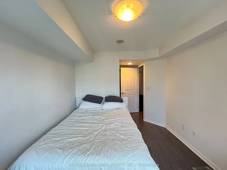 400 Adelaide St E #1910 — Photo 5