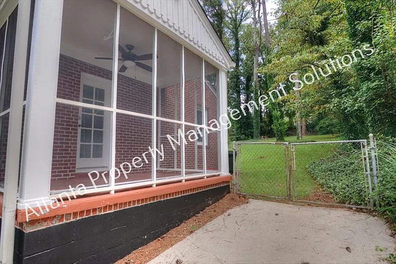 2 bed, 916 sqft, $2,150 — Photo 2