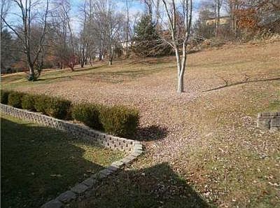 3rd image of 1210 Lyndale Dr