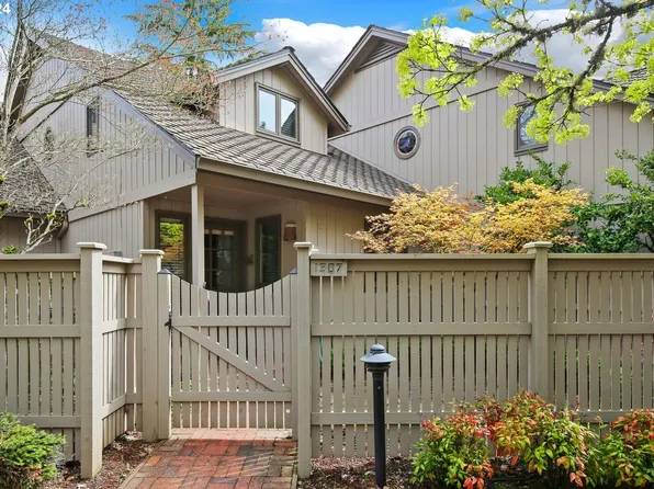 1307 Hammock St, Eugene, OR 97401