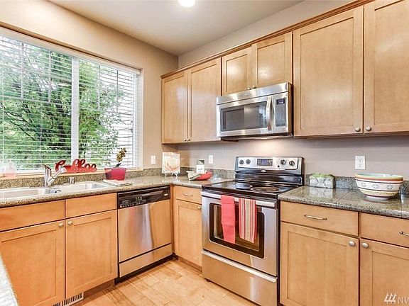 3rd image of 7510 Broadway Unit 13