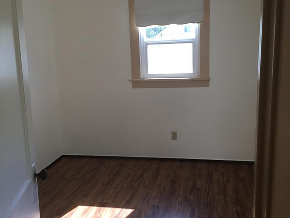 5th image of 1130 Ellinor Ave