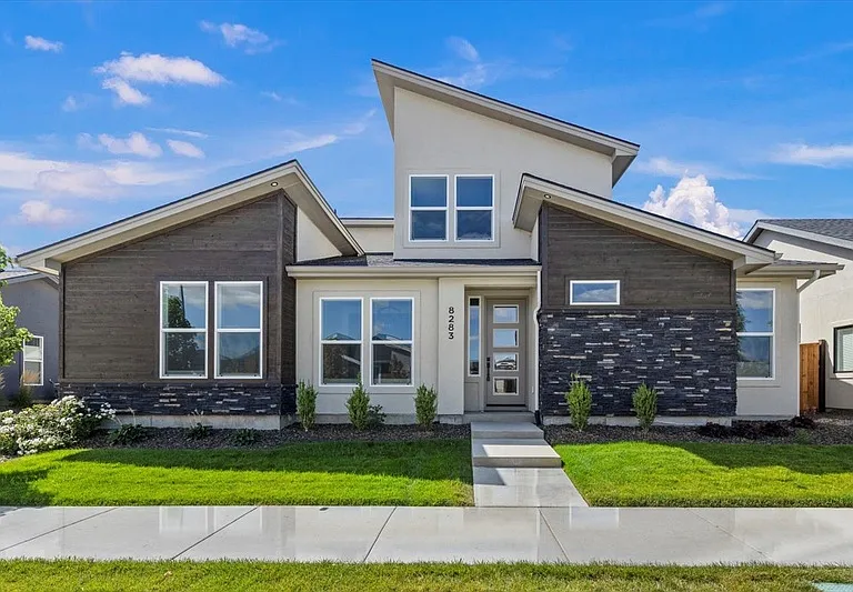 8283 W Shams Ln — Photo 1