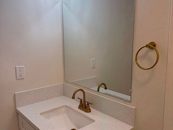3rd image of 22643 Minona Dr
