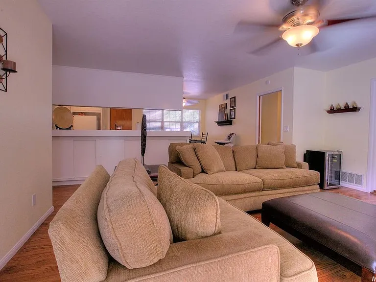 1722 Idylwood Ct — Photo 4