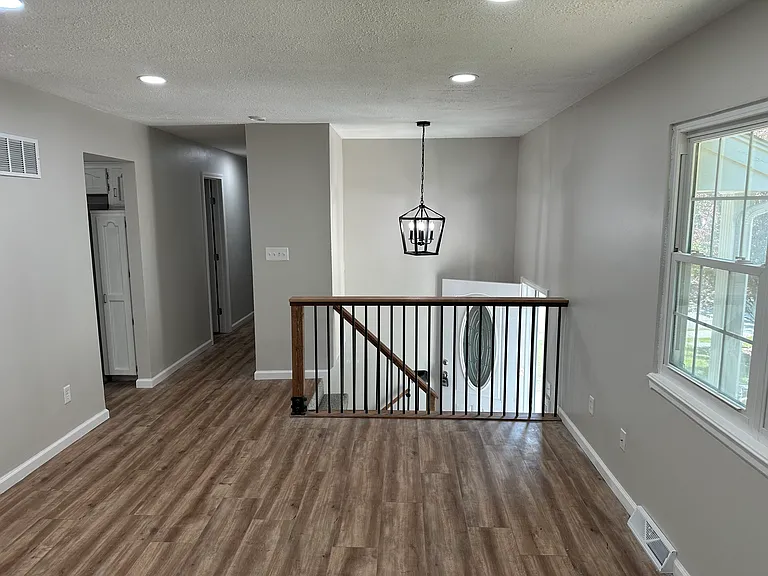 309 SW Shamrock Pl — Photo 6
