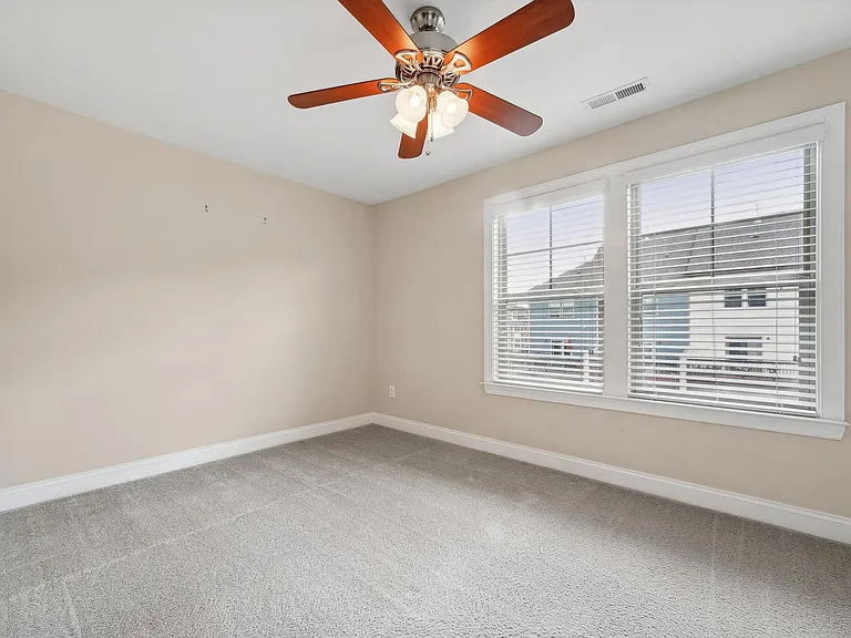 1359 Town Home Dr — Photo 18