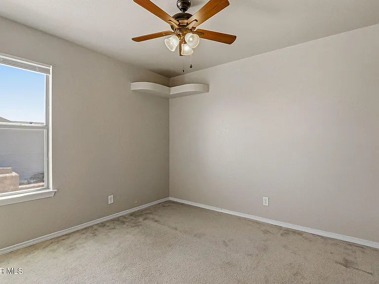 2300 Glitter Point — Photo 37