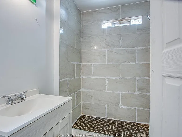478 Rosedale Ave #UPPER — Photo 12