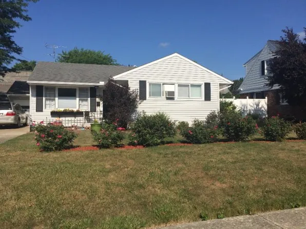 611 Ridge Ave, Bucyrus, OH 44820