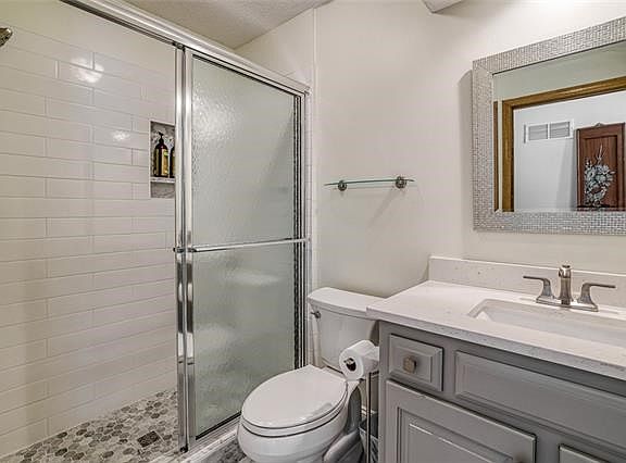 4th image of 8411 W 150th St