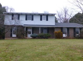 271 Mars Ct, Bethlehem, PA 18017