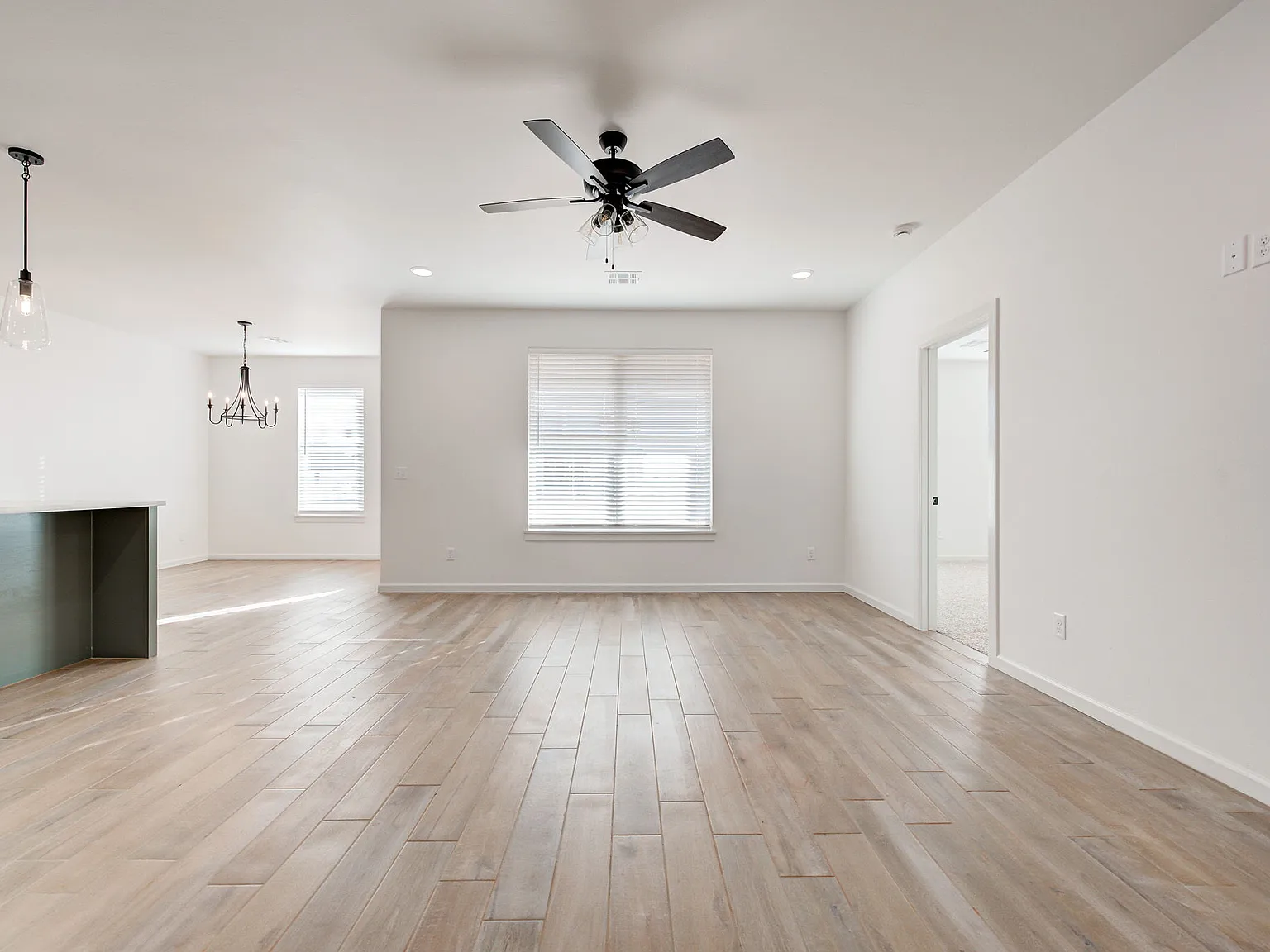 2 bed, 1412 sqft, $1,500 — Photo 4