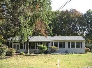 2439 Glengate Dr, Willoughby Hills, OH 44094
