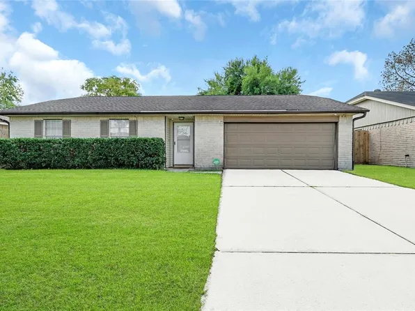 9812 Thrush Street, La Porte, TX 77571