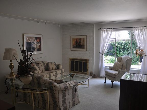 3rd image of 968 Pinewood Dr