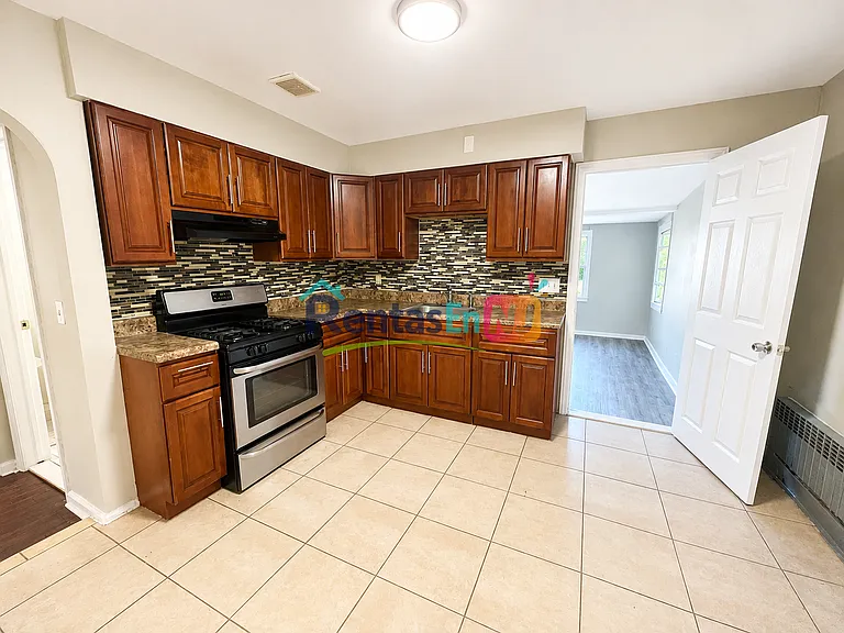 809 Summer Ave #2A — Photo 2