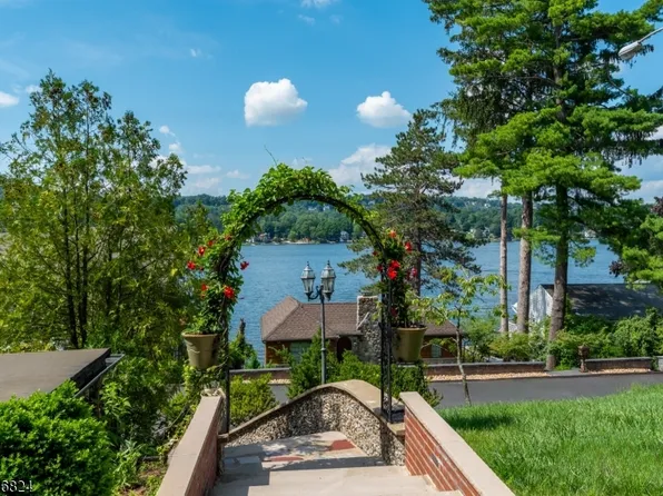 21 Maple Pkwy, Sparta Twp., NJ 07871