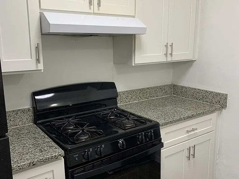 Parkwood Apartment — Photo 7