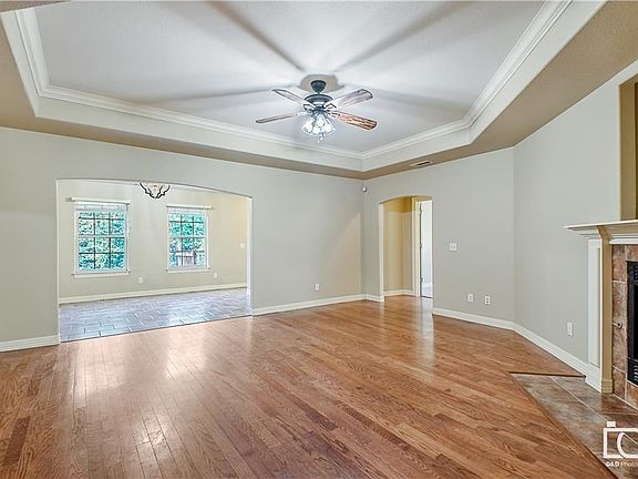 5th image of 7 Hillswick Dr