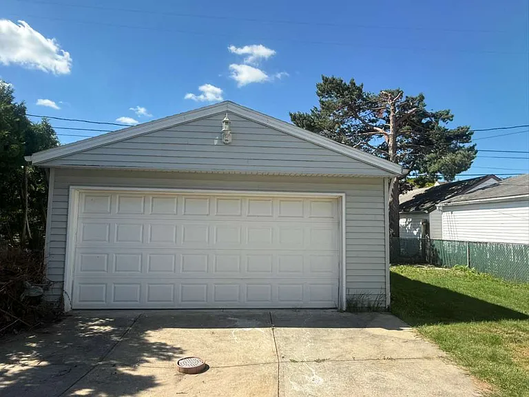 6701 Pelham Dr — Photo 4