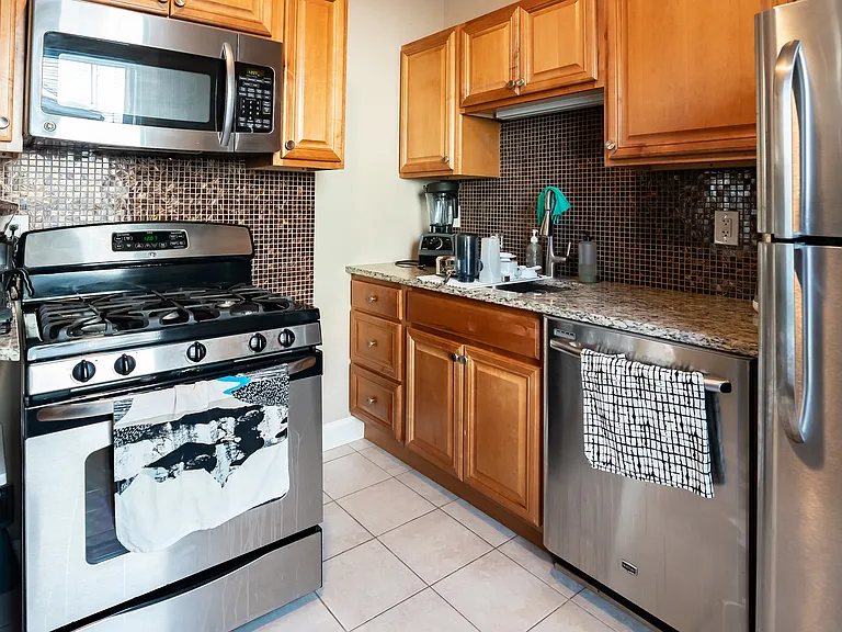 48 Irving St #1F — Photo 10
