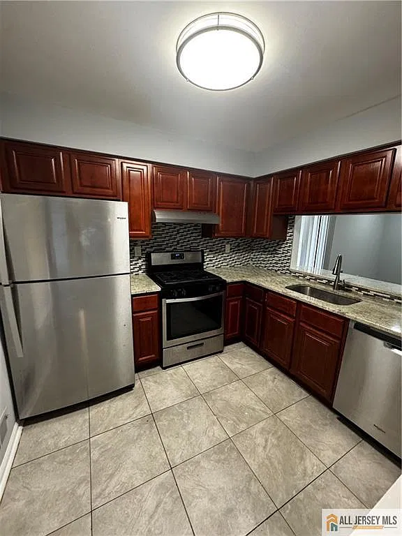 1 bed, 1.0 bath, $2,200 — Photo 3