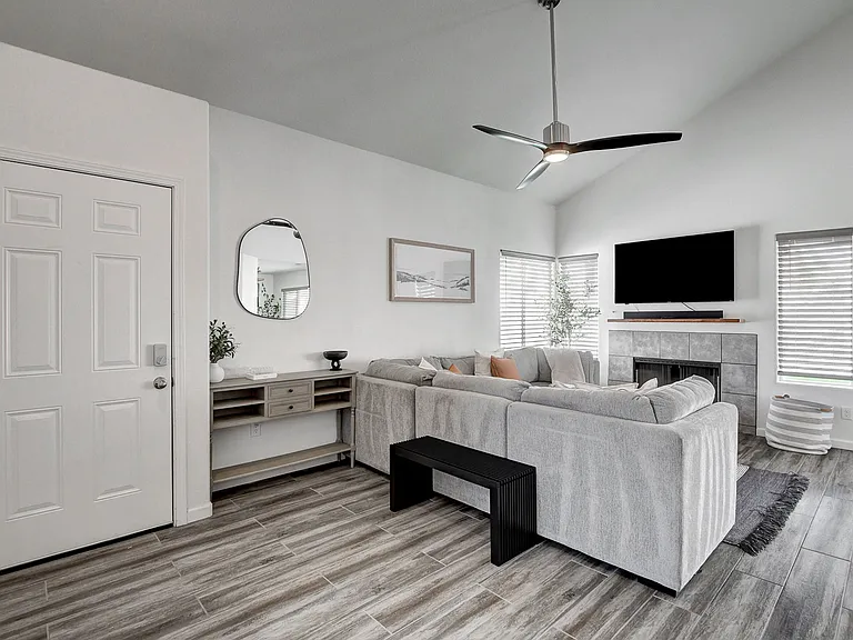 1658 Garden Path Ct — Photo 4