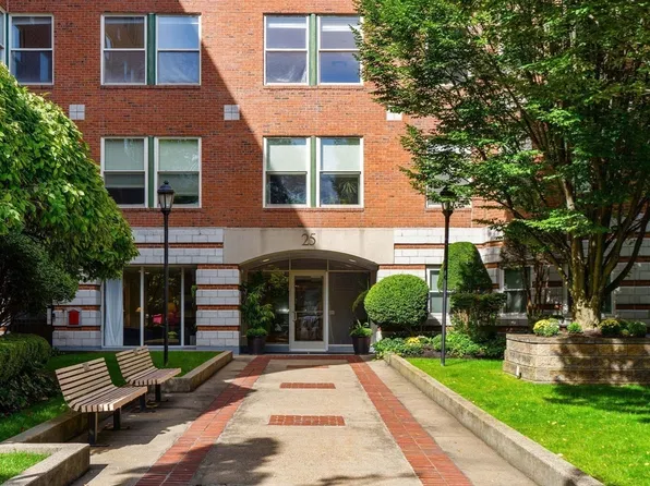 25 Marion St APT 27, Brookline, MA 02446