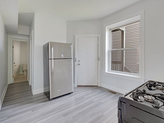 5th image of 3456 W Augusta Blvd Unit 1E