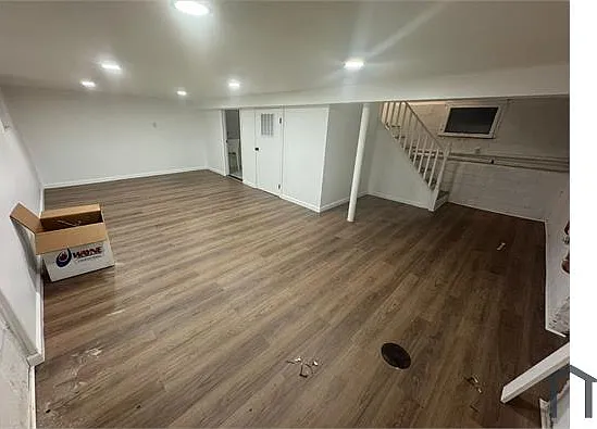 76 Wolf Pl — Photo 3