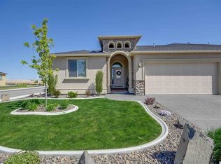2382 Delle Celle Dr, Richland, WA 99354