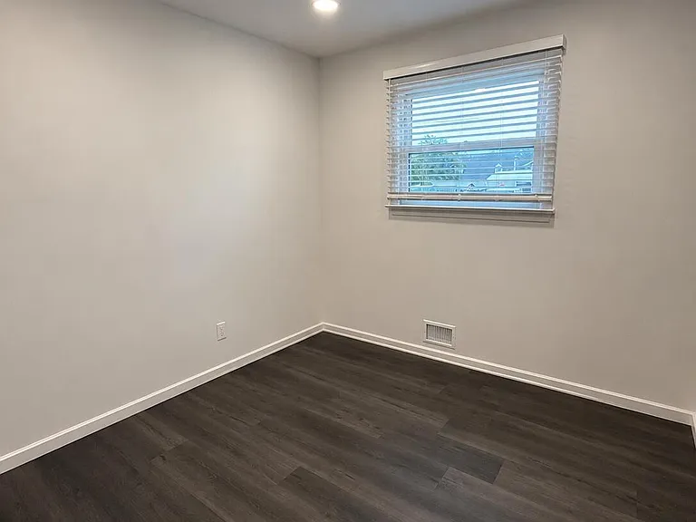 2133 Bridge Ave — Photo 11
