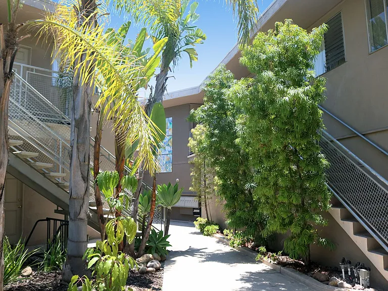 1834 Mission Ave — Photo 13