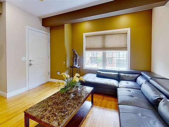 3rd image of 148 32nd St #2