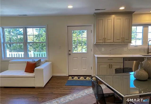 3 bed, 1548 sqft, $3,300 — Photo 3